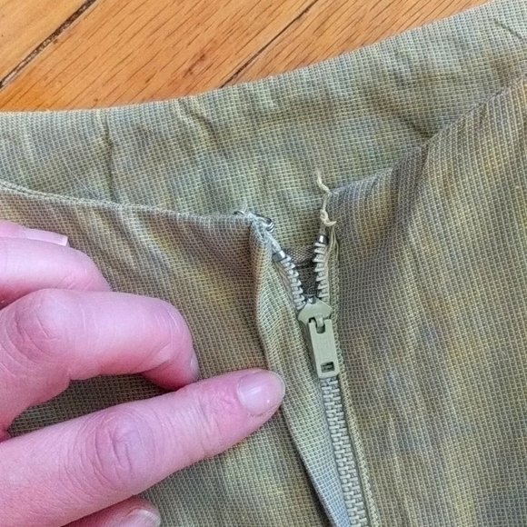 Host Pick 🎀 1950's Green Metallic Dress - Picture 5 of 8